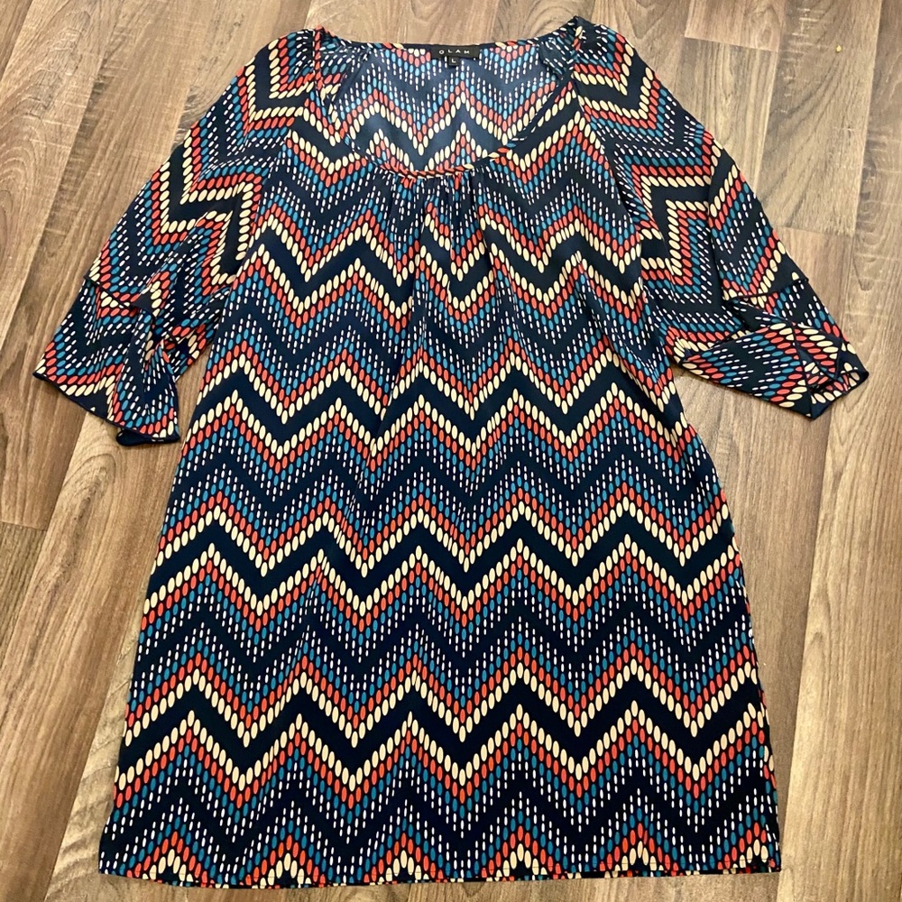 Glam Sz L Peekaboo Sleeve Dress